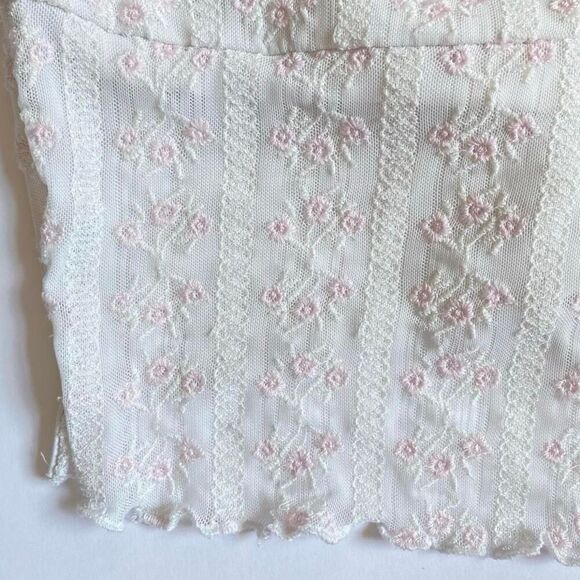 White floral halter crop top - Picture 6 of 8